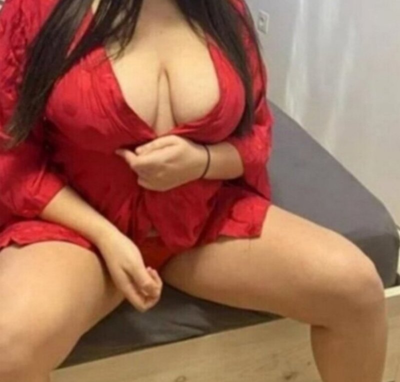 La mine, la tine sau la hotel.